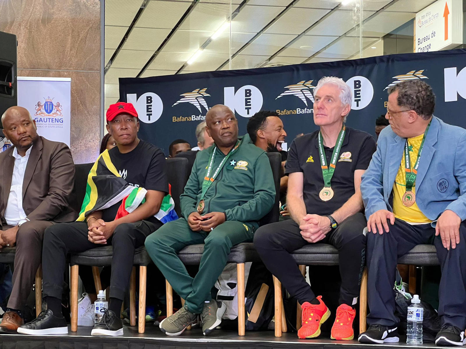 Bafana back home to a hero’s Scrolla.Africa