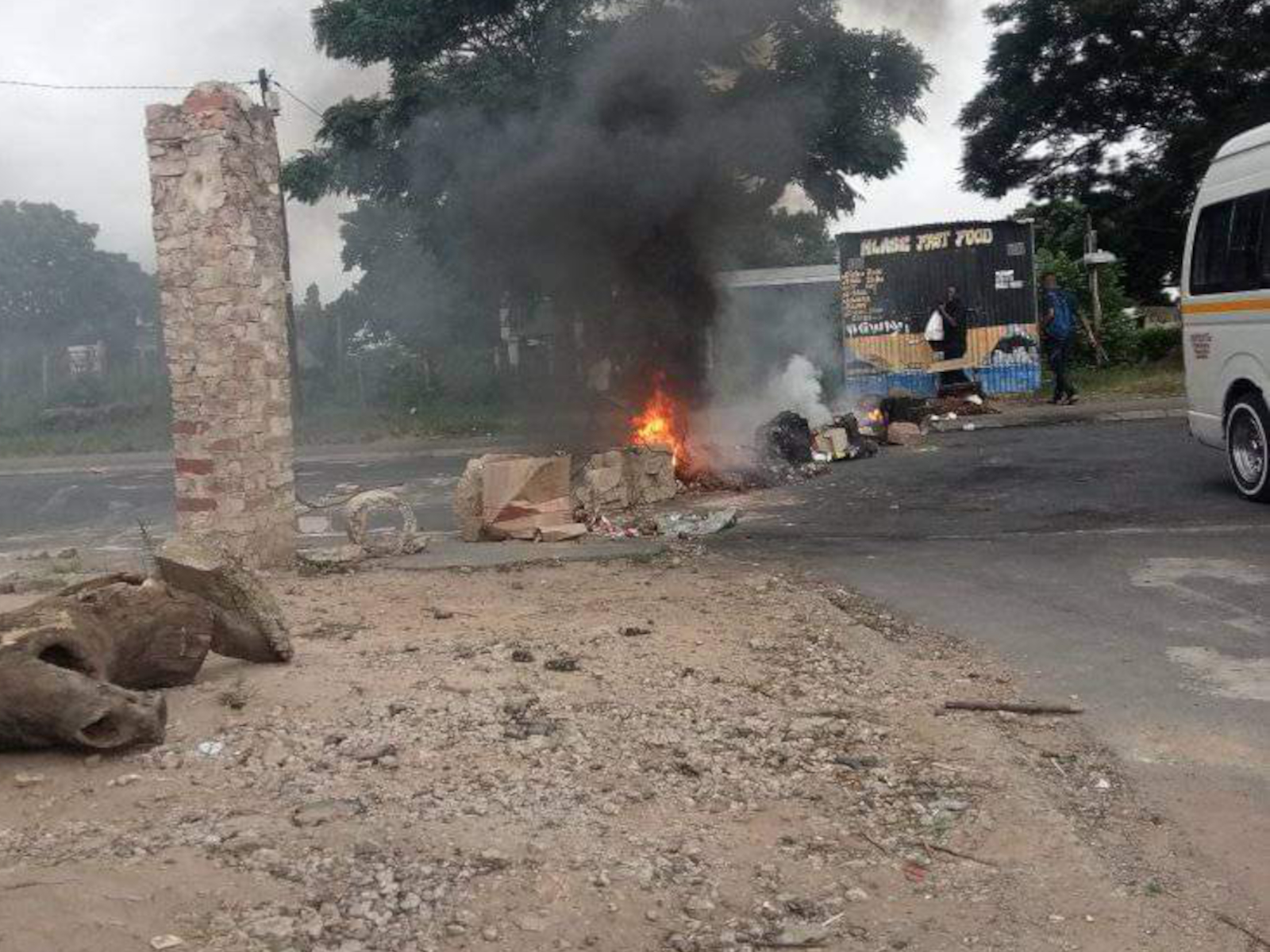 Rocks and flames as Durban descends into chaos | Scrolla.Africa