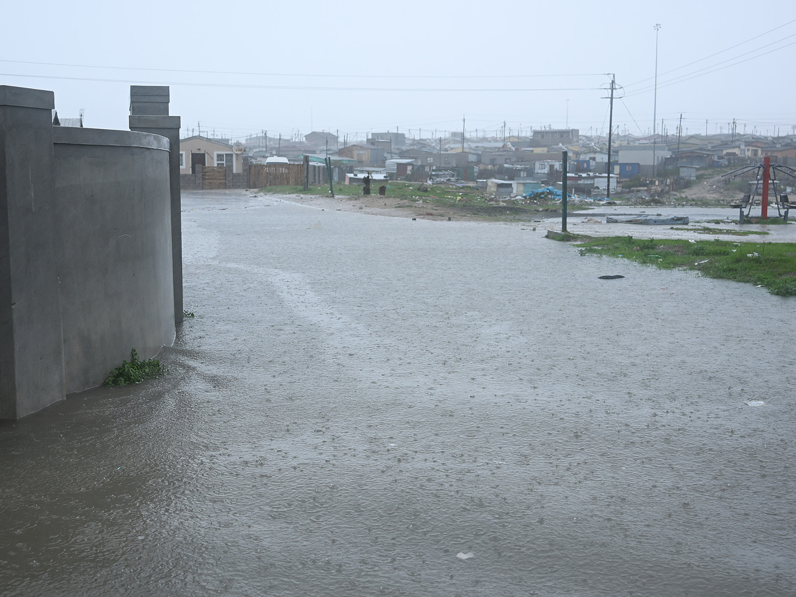 Storms close Cape schools - Scrolla.Africa