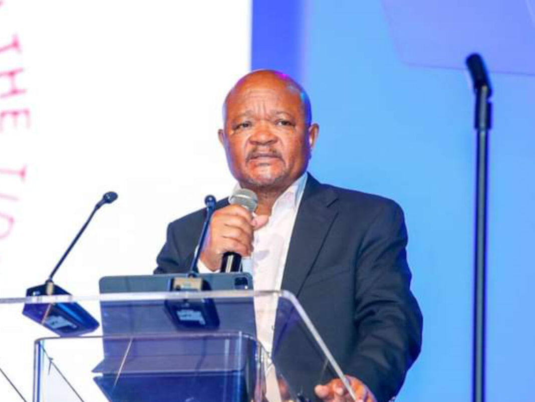 Embattled Police Minister Mchunu says he is ready to tell his side on corruption allegations