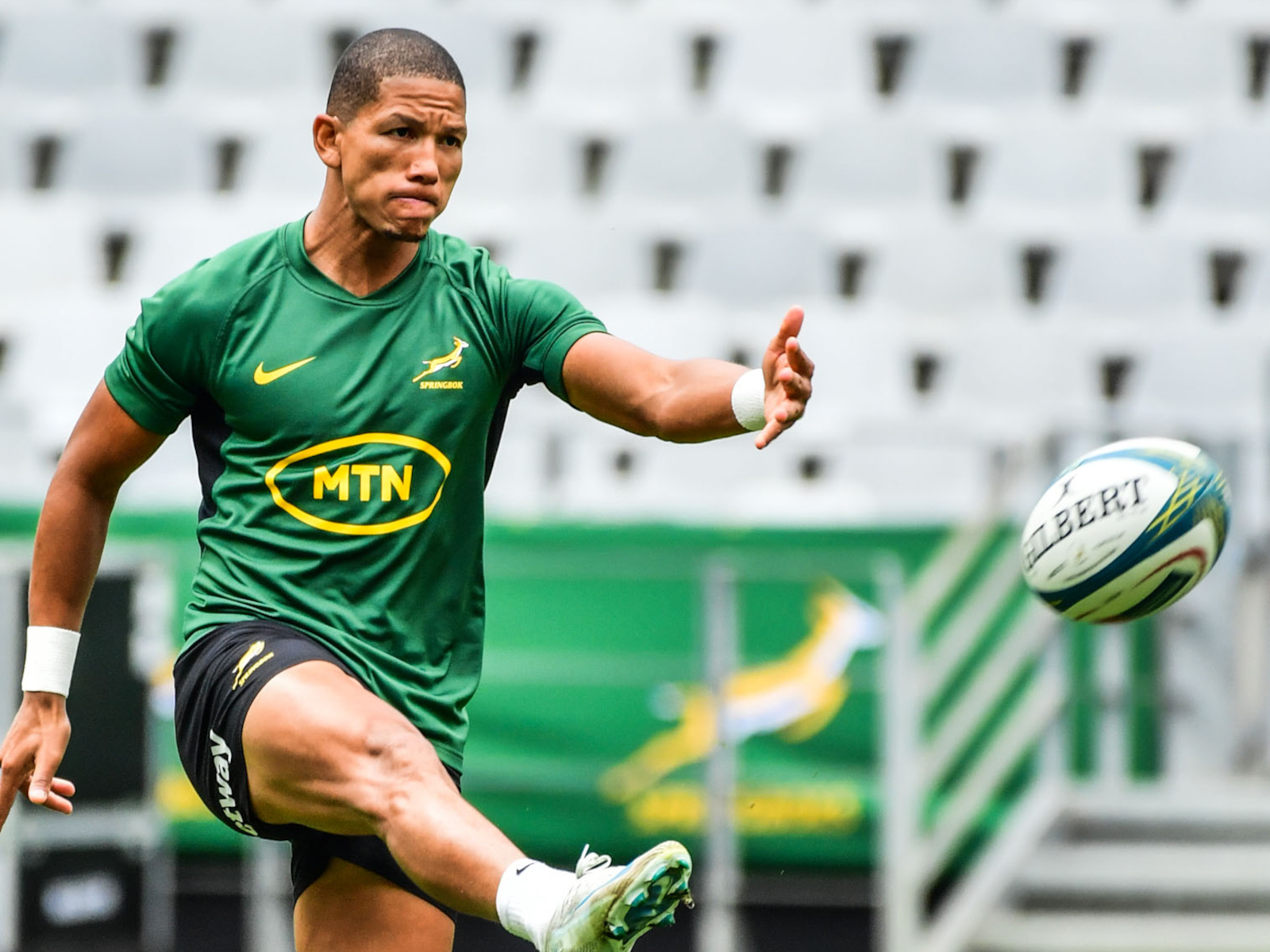 Rassie gives Manie his very own bomb squad - Scrolla.Africa