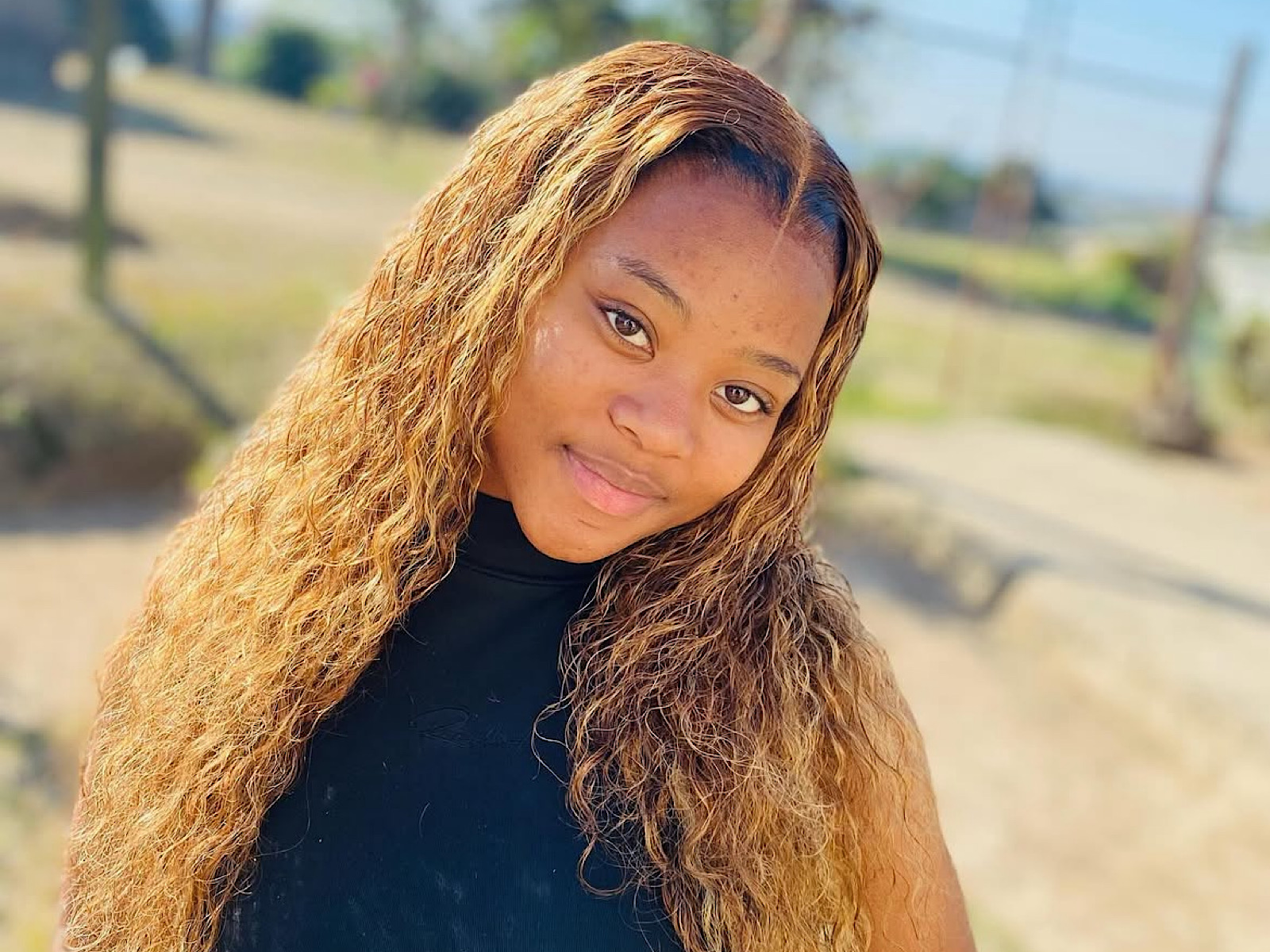 Naledi Aphiwe celebrates passing matric while missing her mom |  Scrolla.Africa