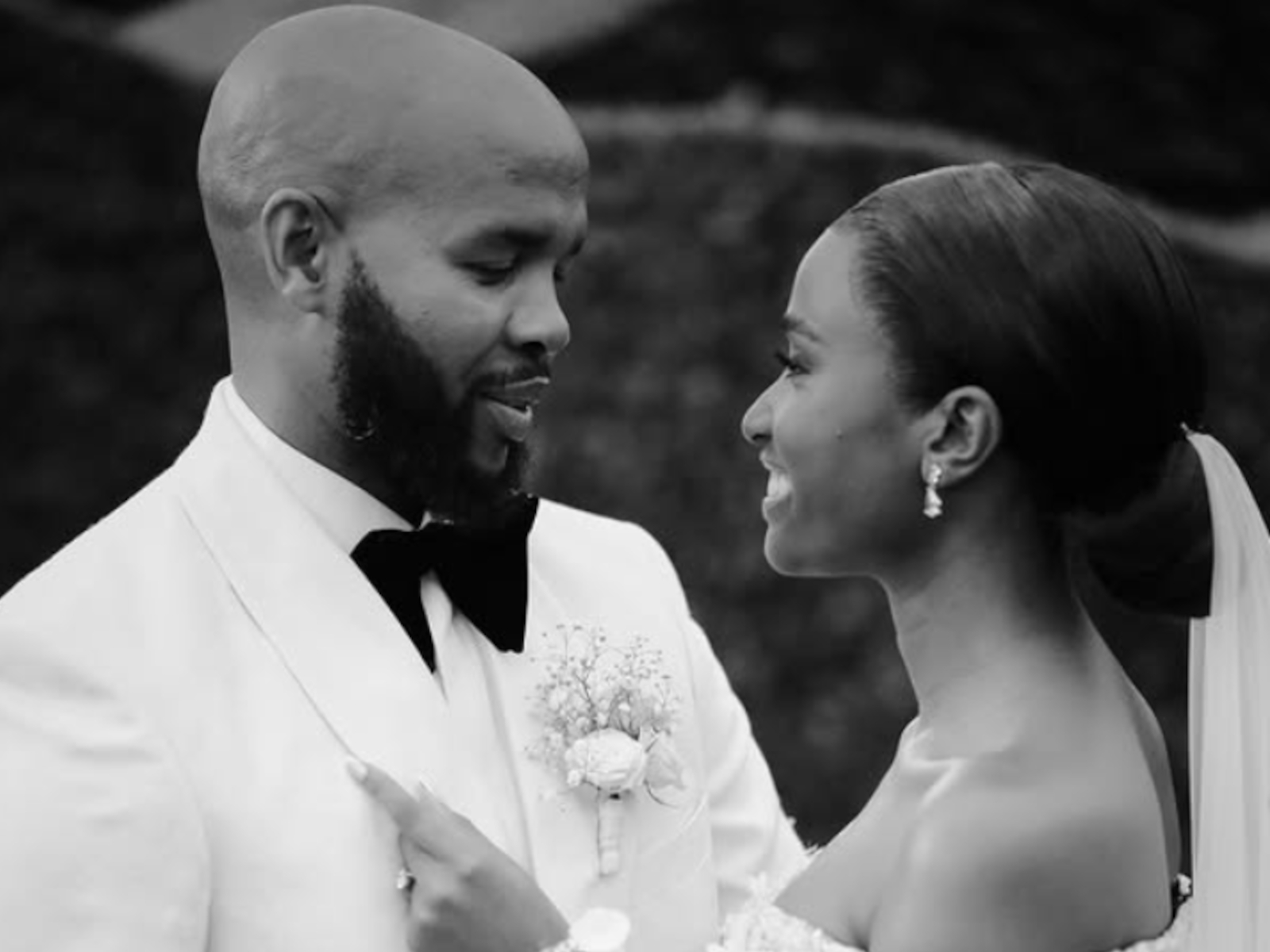 Zozibini’s secret wedding stuns Mzansi Scrolla.Africa