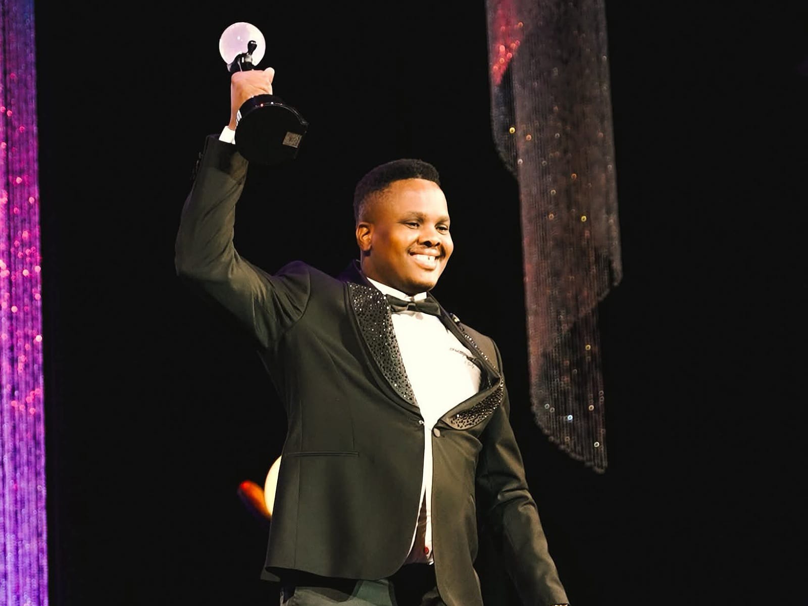 Khuzani Mpungose wins big at Hollywood awards show - Scrolla.Africa