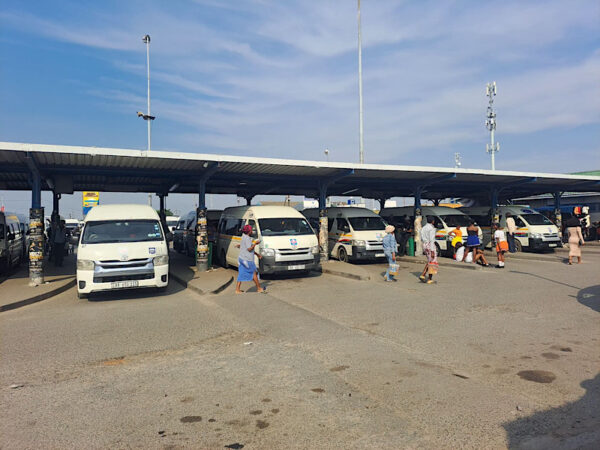Izinhlangano zamatekisi zigcina amanani engashintshi ngenkathi unogada waseKhayelitsha esaba ukuyeka umsebenzi